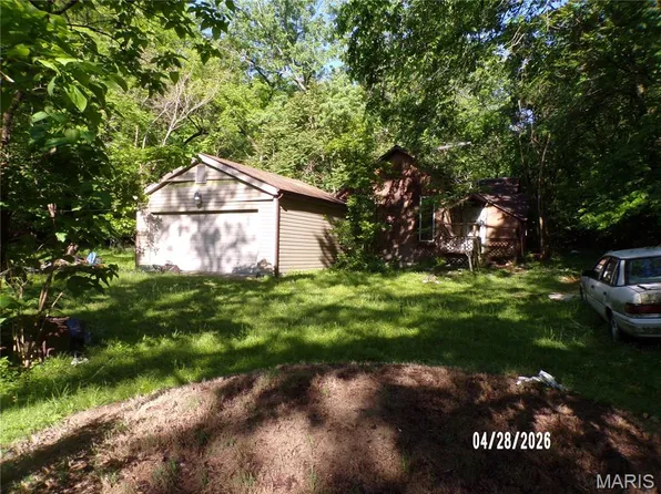 2725 Old Sugar Creek Rd, Fenton, MO 63026