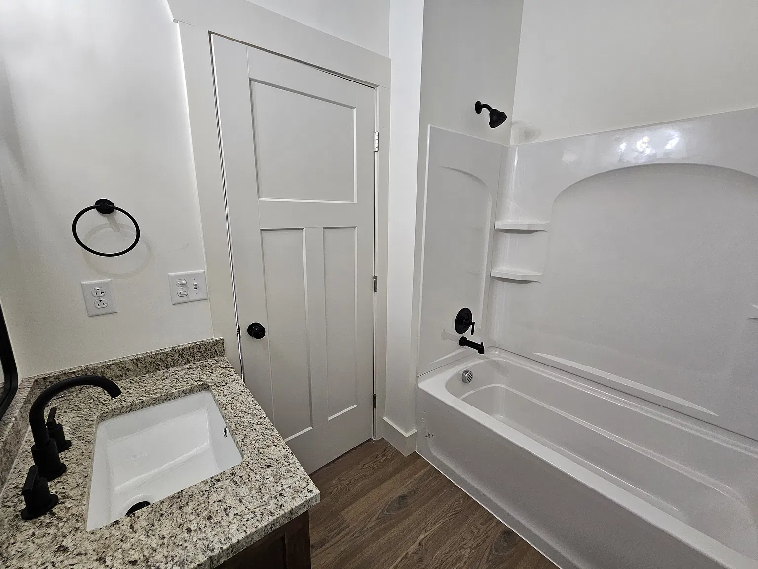 2 bed, 1100 sqft, $2,000 — Photo 4