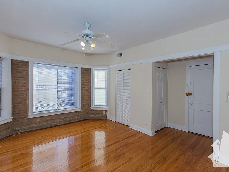 853 W Cornelia Ave #1S — Photo 4