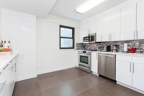 Rented by Olympia House Delaware LP | media 2