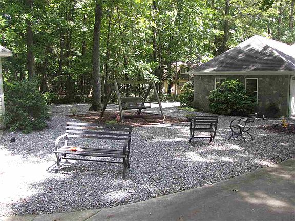 2nd image of 121 Forest Dr