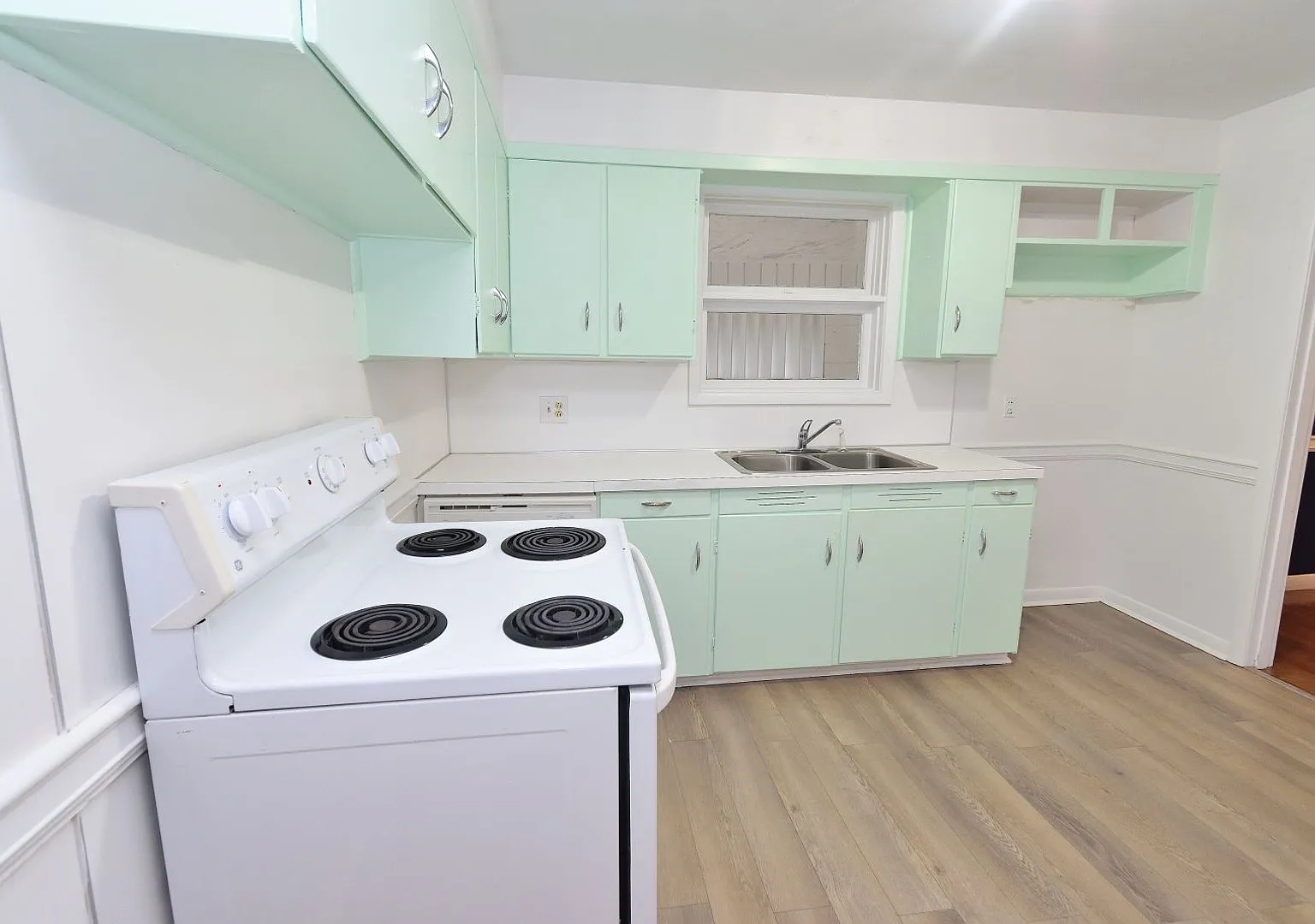 312 Oakdale Road — Photo 4