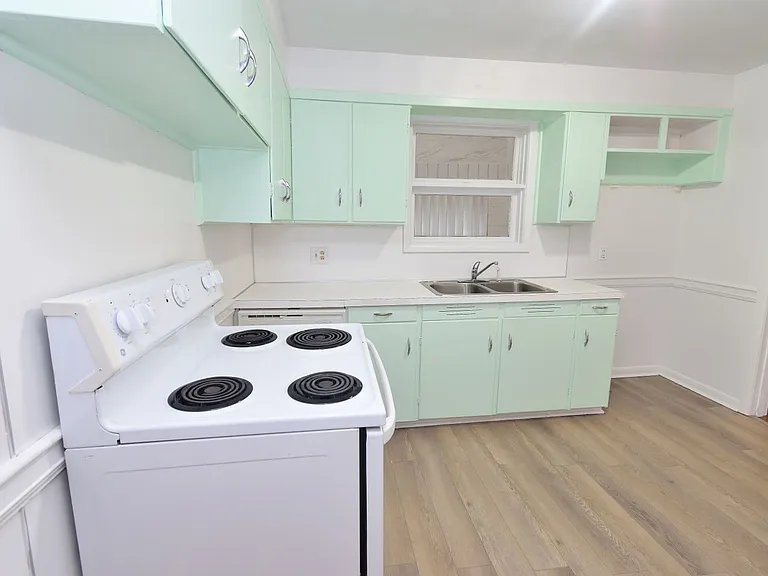 312 Oakdale Rd — Photo 14