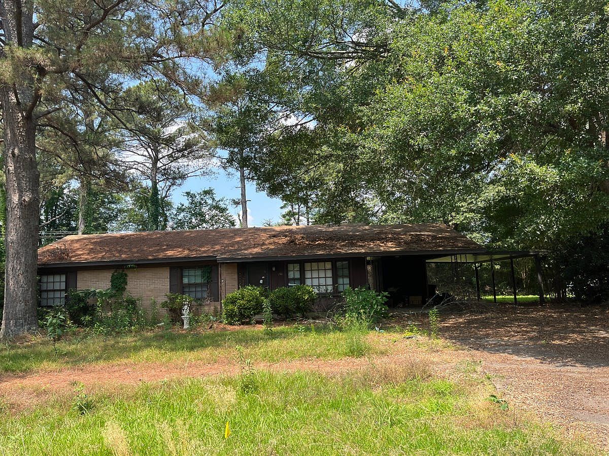 211 Frederick St, Bastrop, LA 71220 Zillow