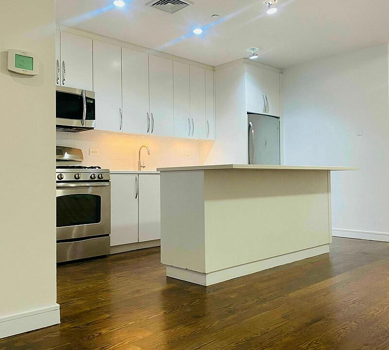1st image of 17 S William St #5
