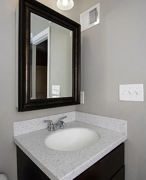 1246 Light St #B — Photo 11