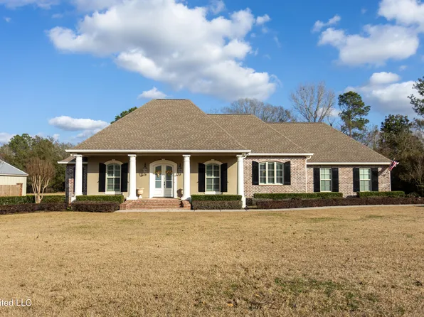 13 Briar Cliff Dr, Carriere, MS 39426