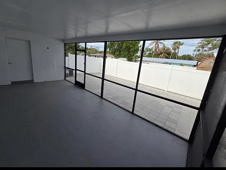 3031 NE Savannah Rd #2 — Photo 6