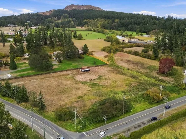4143 Blenkinsop Rd, Saanich, BC V8X 2C3