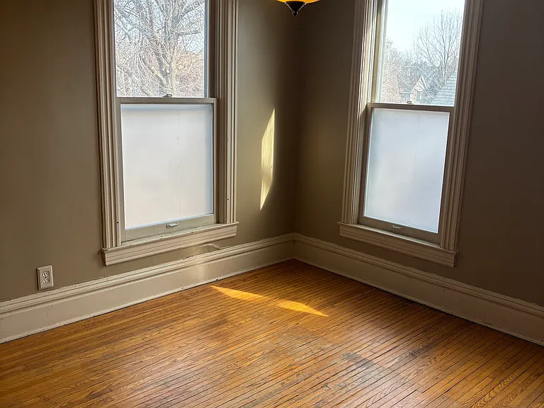 164 Isabel St W #2 — Photo 9