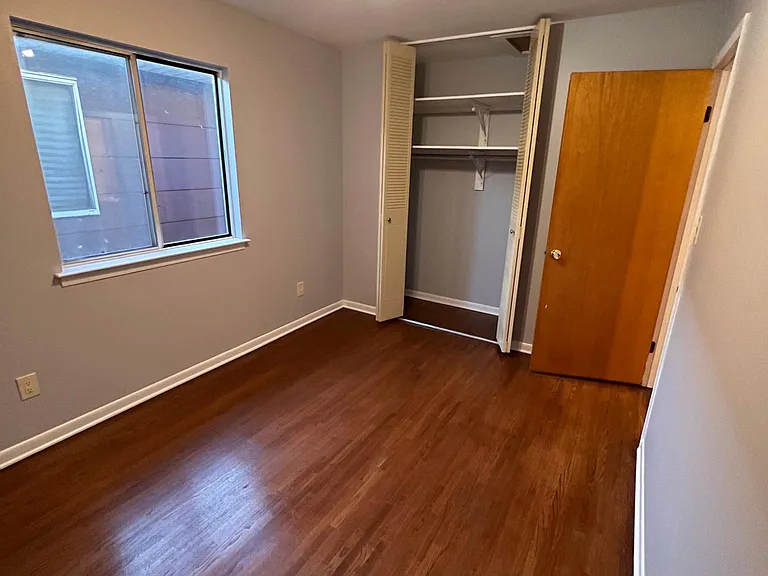 736 William St — Photo 9