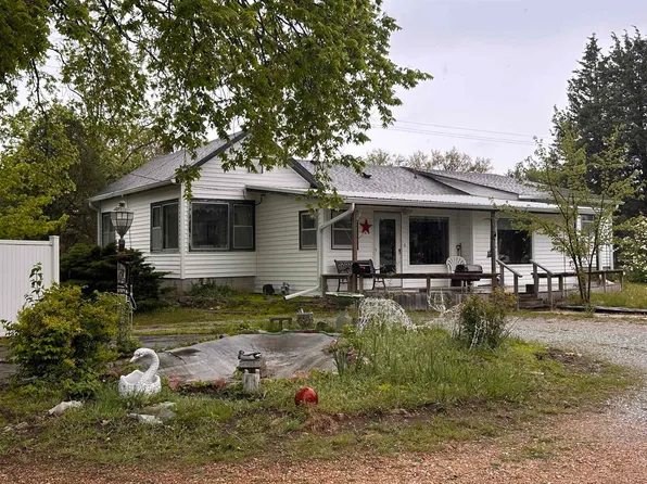 1710 K St, Fairbury, NE 68352