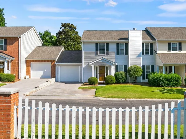 1418 Westover Pl, Dalton, GA 30720