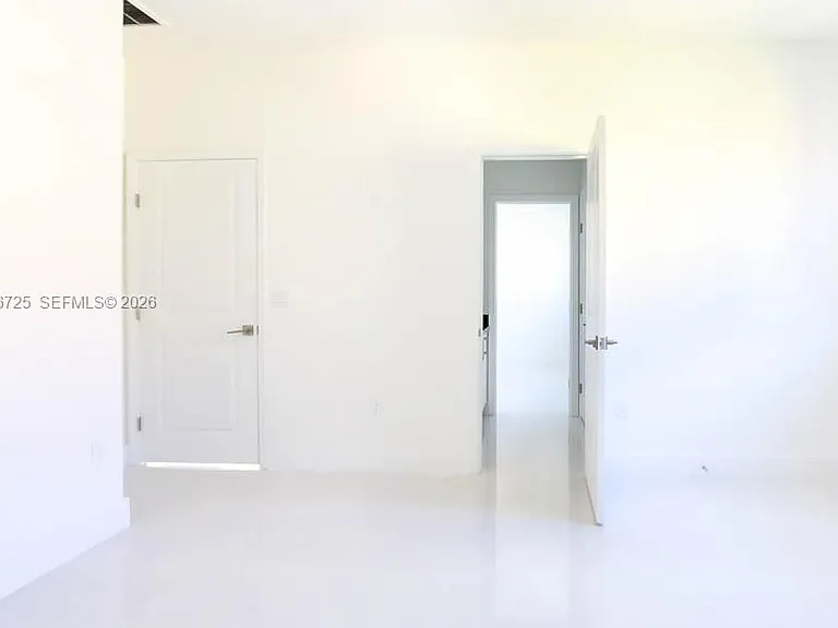 15631 SW 11th Ter — Photo 28