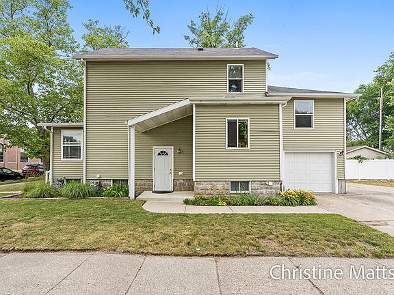 3rd image of 1051 Pennoyer Ave