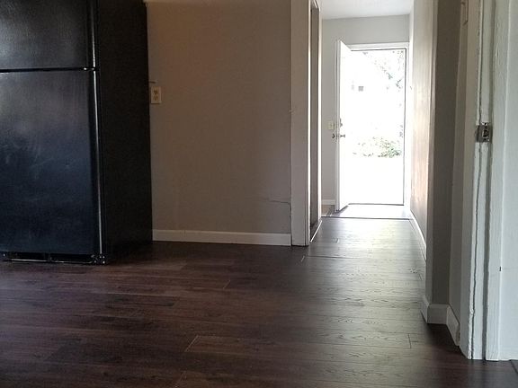 3rd image of 3248 29th Ave S