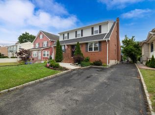 98 Brower Ave, Rockville Centre, NY 11570