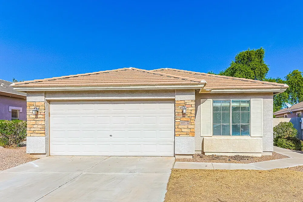 4 bed, 2.0 bath, 1678 sqft, $2,330 — Photo 1