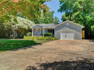 928 Bay Colony Dr, Virginia Beach, VA 23451