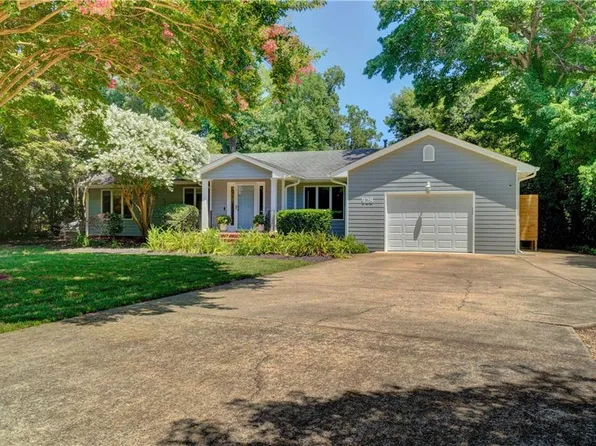 928 Bay Colony Dr, Virginia Beach, VA 23451