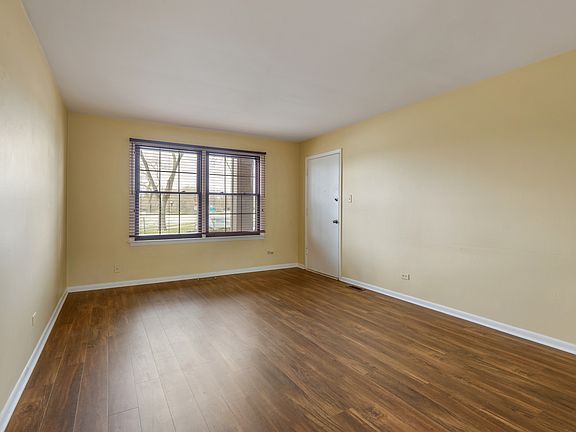 3rd image of 203 Washington Sq APT B