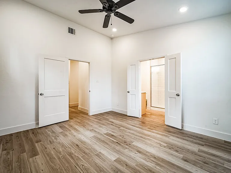 2523 Appian Way — Photo 22