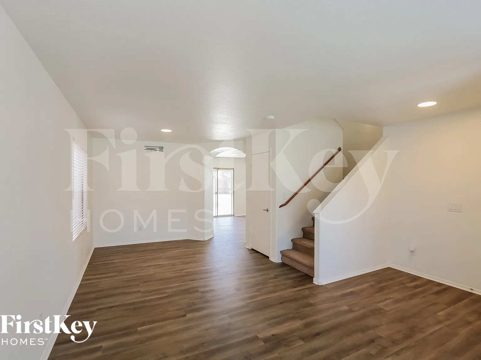 4 bed, 2.5 bath, 2232 sqft, $2,520 — Photo 3