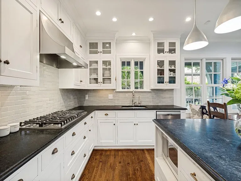 4352 Livingston Ave — Photo 9