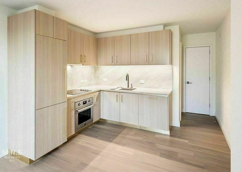 1st image of 250 W 19th St APT 6D