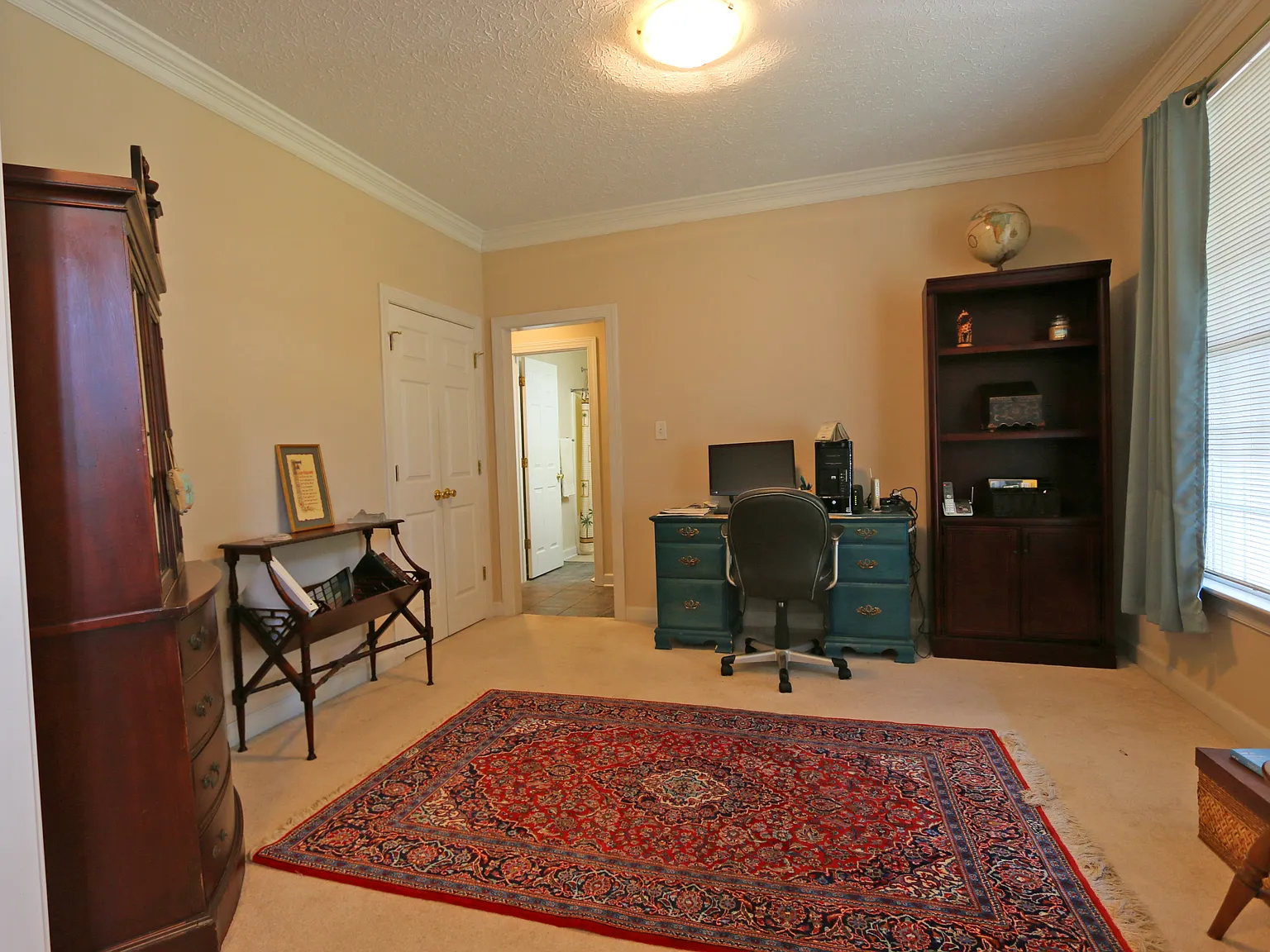 4 bed, 3062 sqft, $3,300 — Photo 3