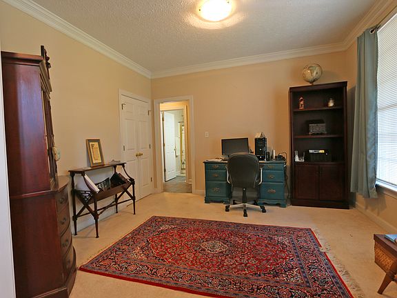 3rd image of 6 Blackberry Ln