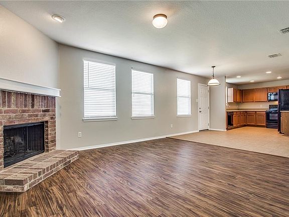 5th image of 1209 Krista Dr