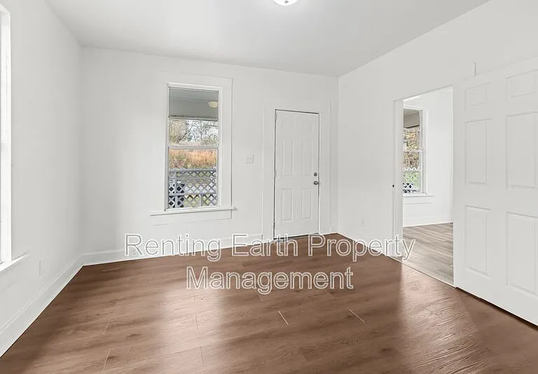 1563 Martin Ave — Photo 7