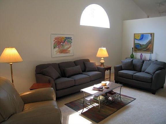 4th image of 255 Arbor Place Ln