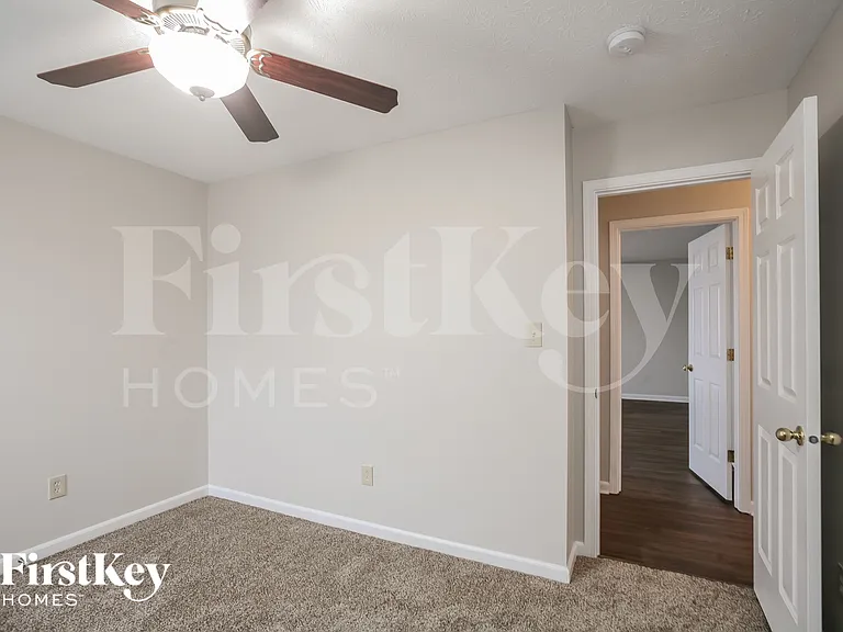 8119 Rambling Rd — Photo 12