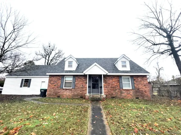 320 Goingsnake St, Tahlequah, OK 74464