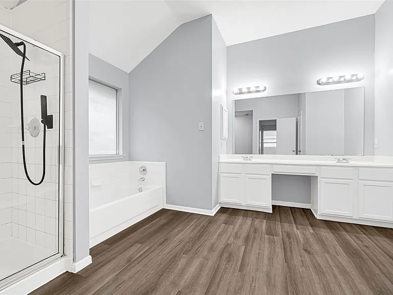 15019 Dunster Ln — Photo 20