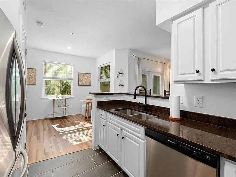 2010 E Palm Ave #14317 — Photo 9