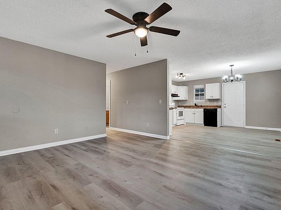 4th image of 2607 Tunnel Blvd
