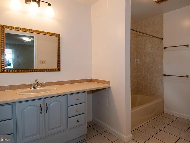 6733 Gouthier Rd — Photo 14
