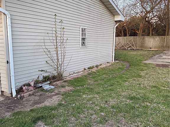 5th image of 506 Davis St