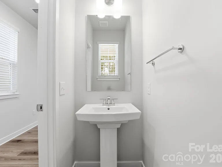 862 Heathway Dr — Photo 12