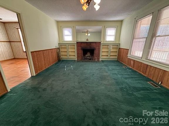 5th image of 2041 Clyde St