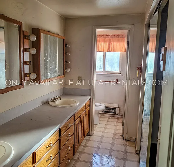 5162 S 800 W — Photo 11