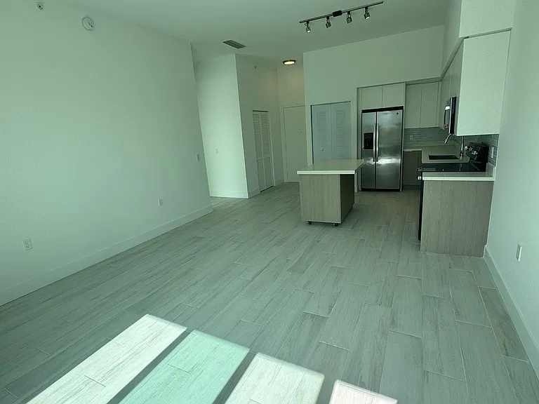 602 E Dania Beach Blvd #407 — Photo 3
