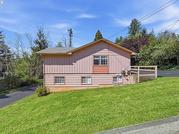 2nd image of 589 10th Ave