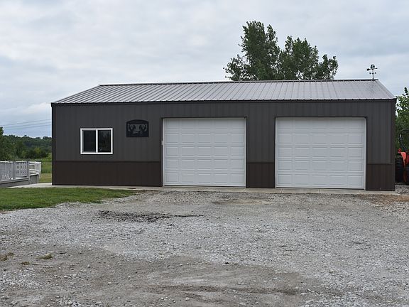 3rd image of 25901 Ironhorse Ct