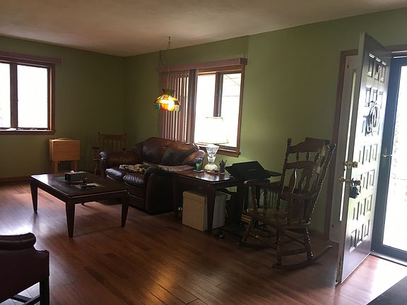 3rd image of 50 Longabaugh Dr