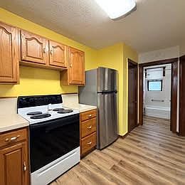2nd image of 1014 Gaston Ave APT 2-1