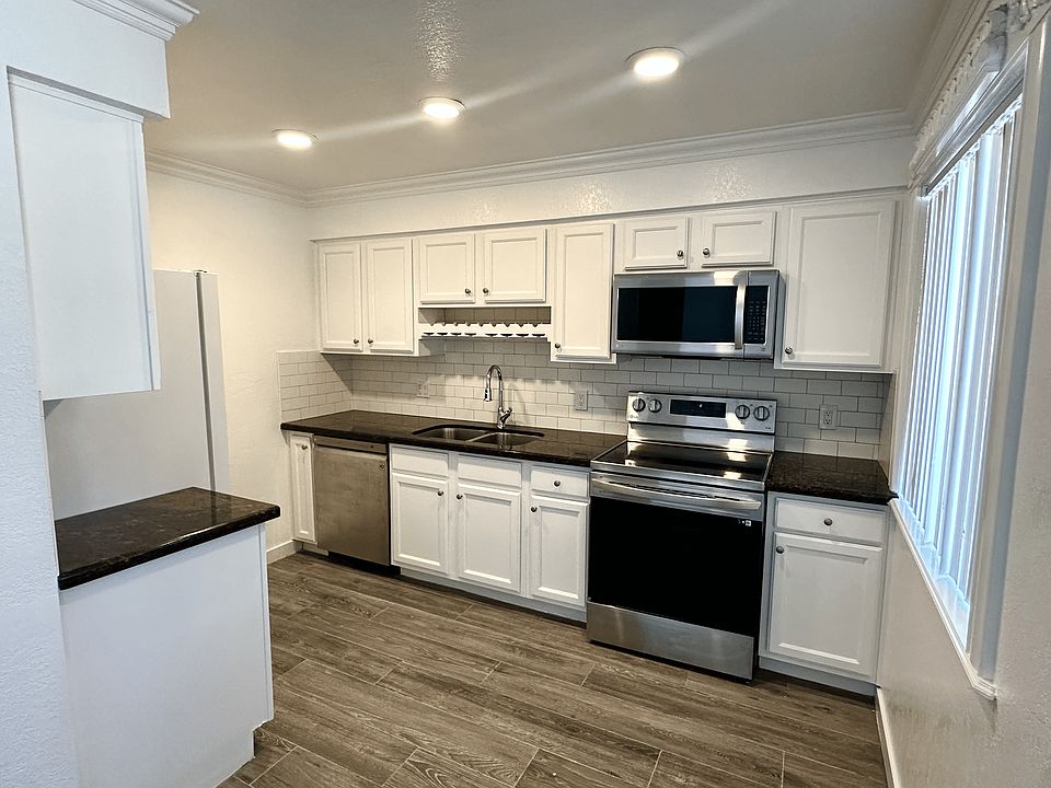 1st image of 3402 N 32nd St Unit 131